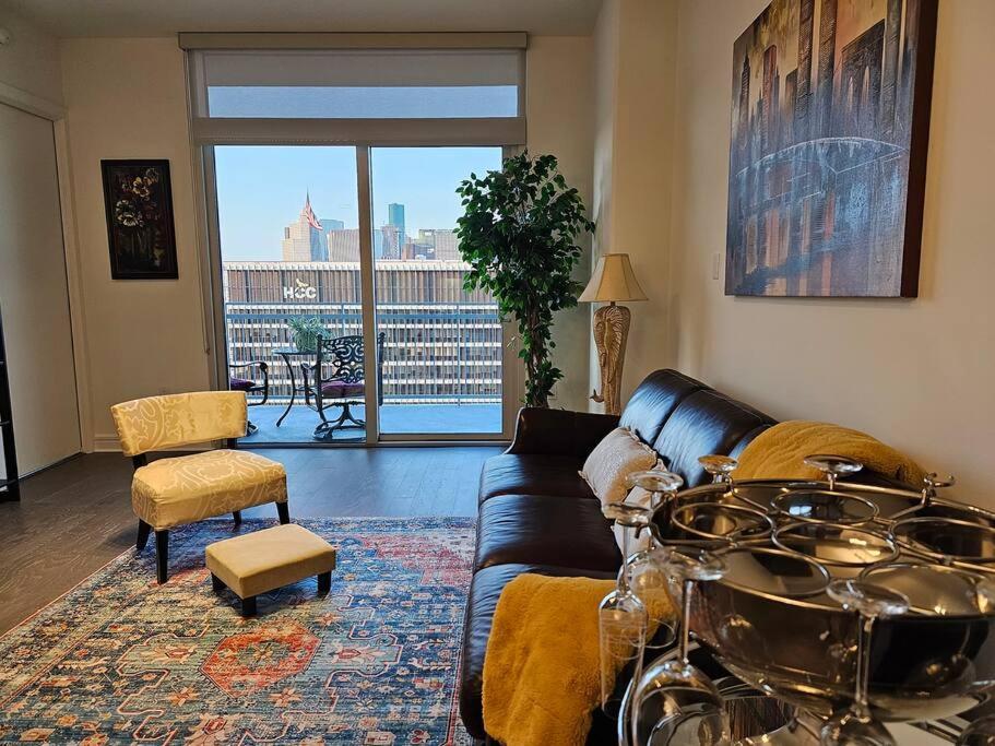 Apartamento Luxury Highrise In Midtown - Skyline Views And Chic Decor Houston Exterior foto