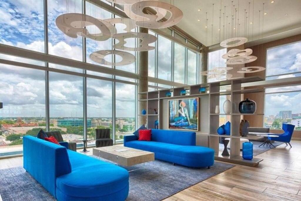 Apartamento Luxury Highrise In Midtown - Skyline Views And Chic Decor Houston Exterior foto