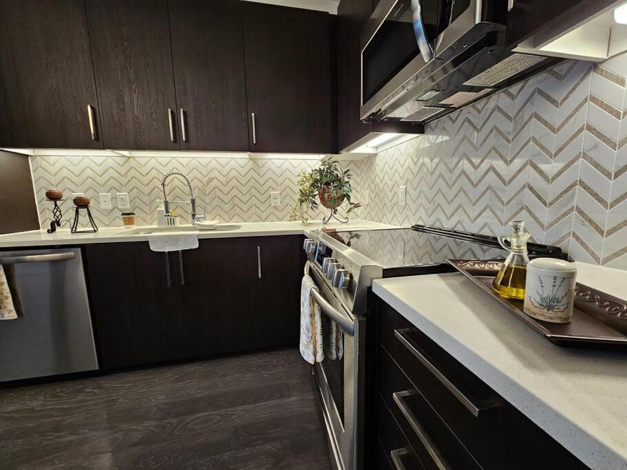 Apartamento Luxury Highrise In Midtown - Skyline Views And Chic Decor Houston Exterior foto