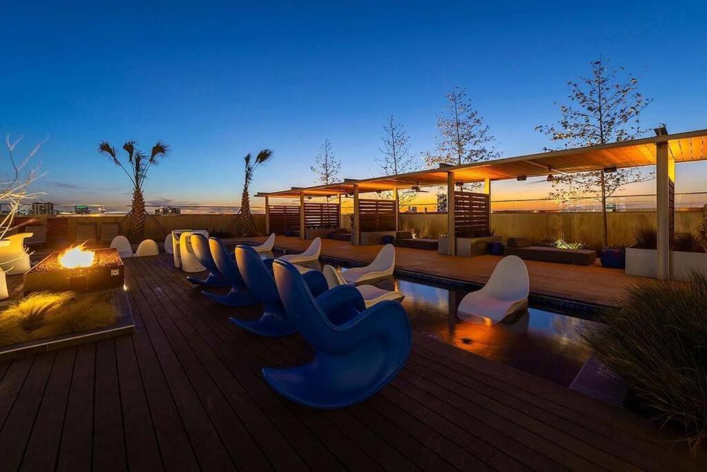 Apartamento Luxury Highrise In Midtown - Skyline Views And Chic Decor Houston Exterior foto