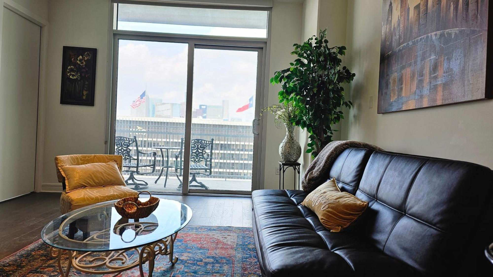Apartamento Luxury Highrise In Midtown - Skyline Views And Chic Decor Houston Exterior foto