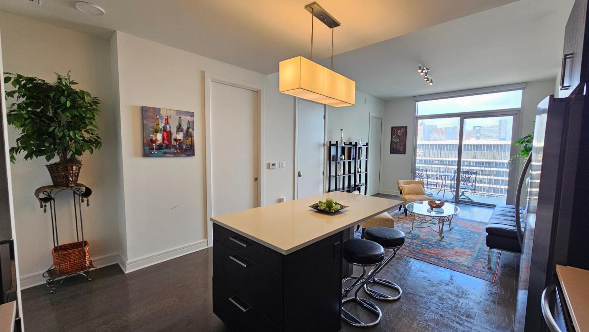 Apartamento Luxury Highrise In Midtown - Skyline Views And Chic Decor Houston Exterior foto
